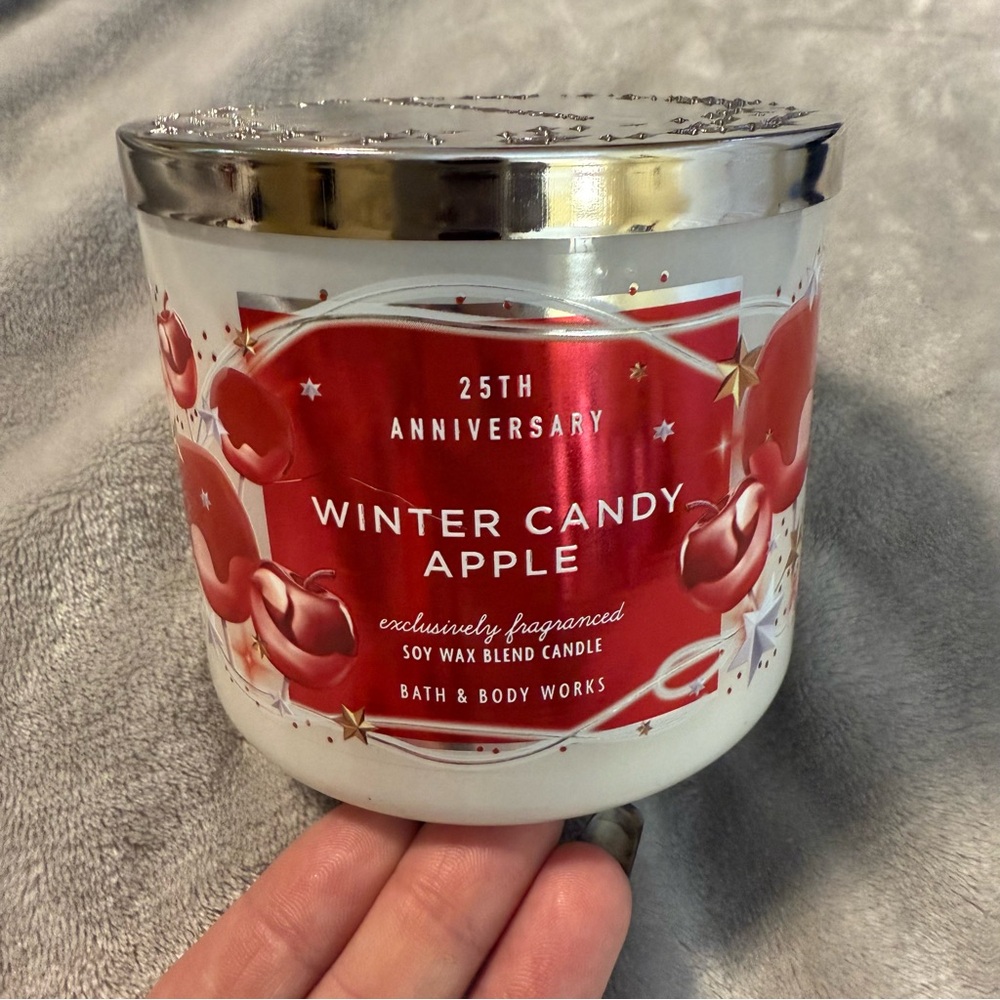 Bath And Body Works Winter Candy Apple 25th Anniversary 3-Wick Candle New‎